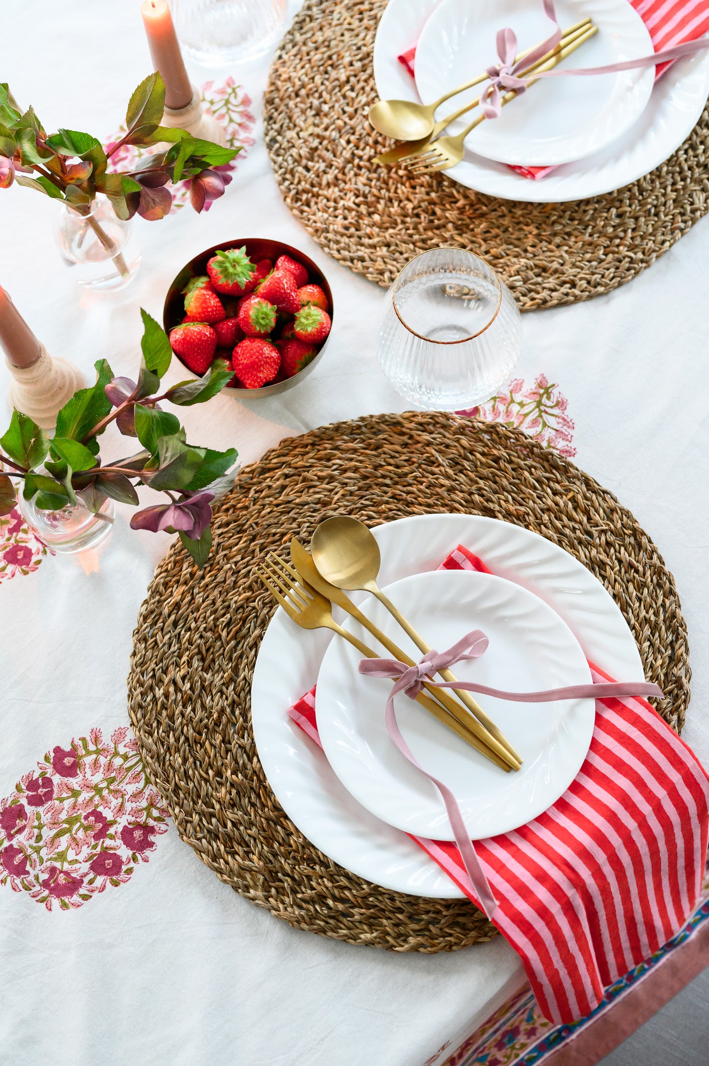 NOOR FLORAL TABLECLOTH