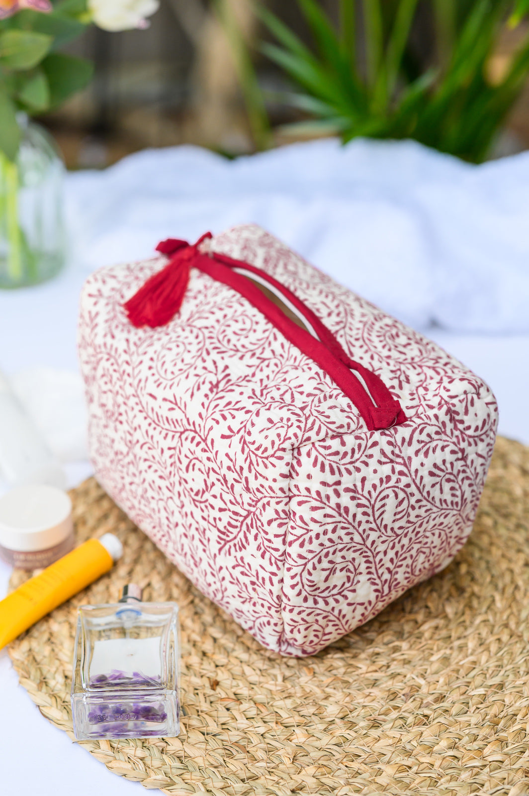 QUILTED COTTON BLOCK PRINT WASH BAG - RED LEAF
