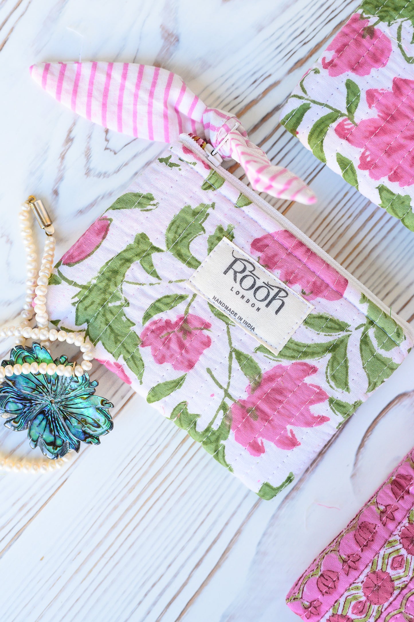 PINK FLORAL QUILTED POUCH (SET OF 3)