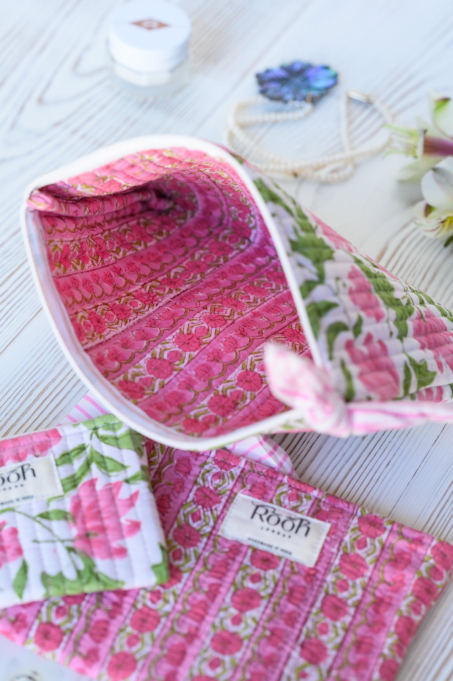 PINK FLORAL QUILTED POUCH (SET OF 3)