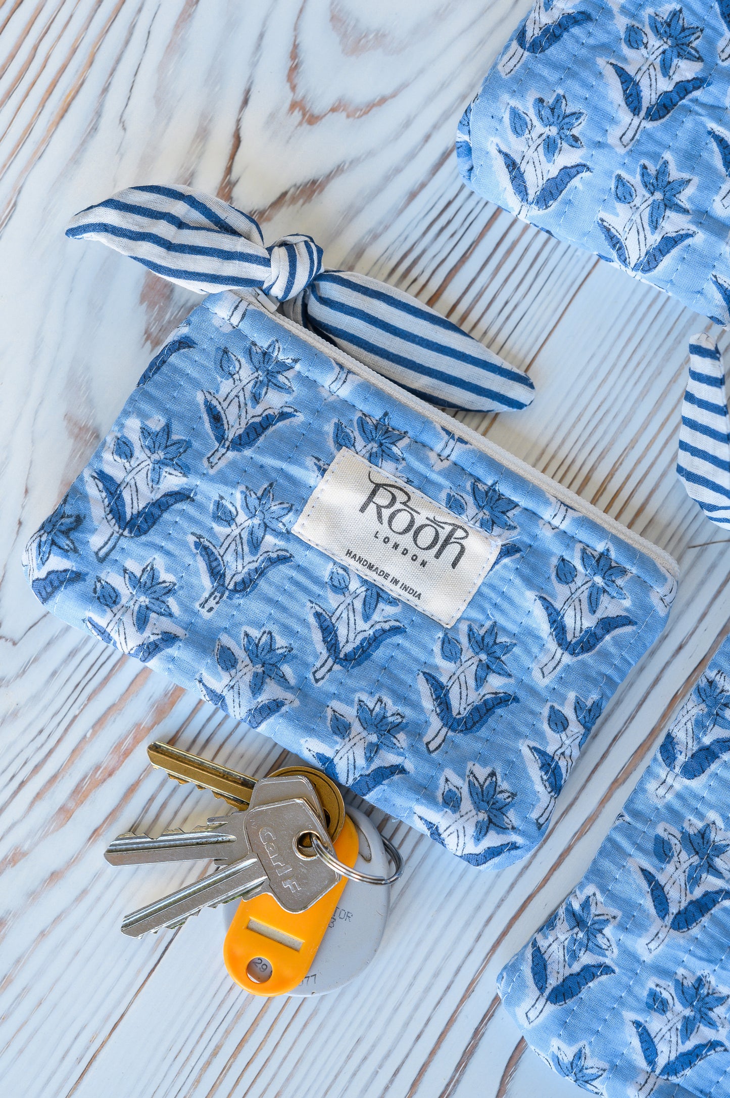 BLUE BLOSSOM FLAT POUCH (SET OF 3)
