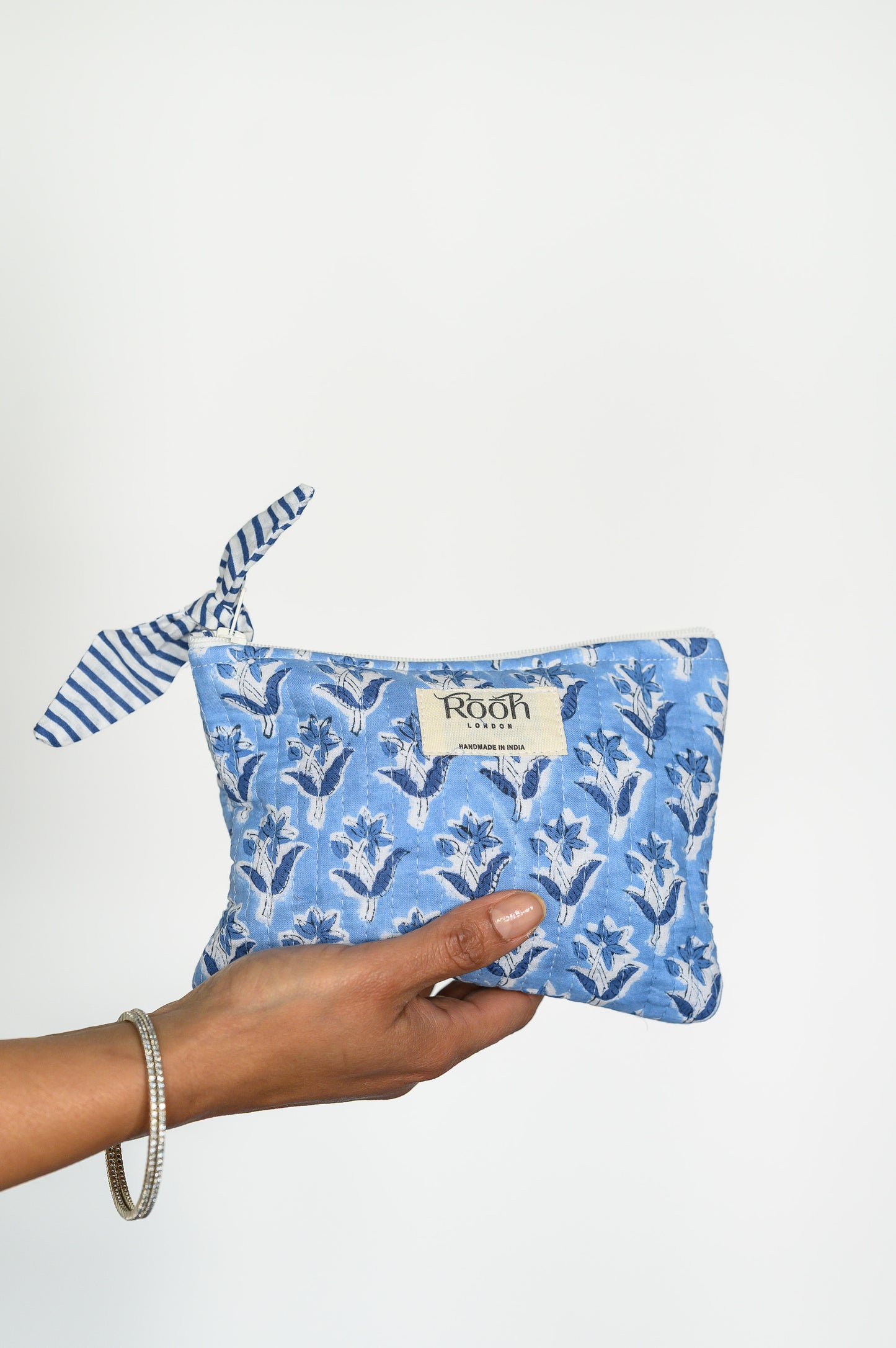BLUE BLOSSOM FLAT POUCH (SET OF 3)