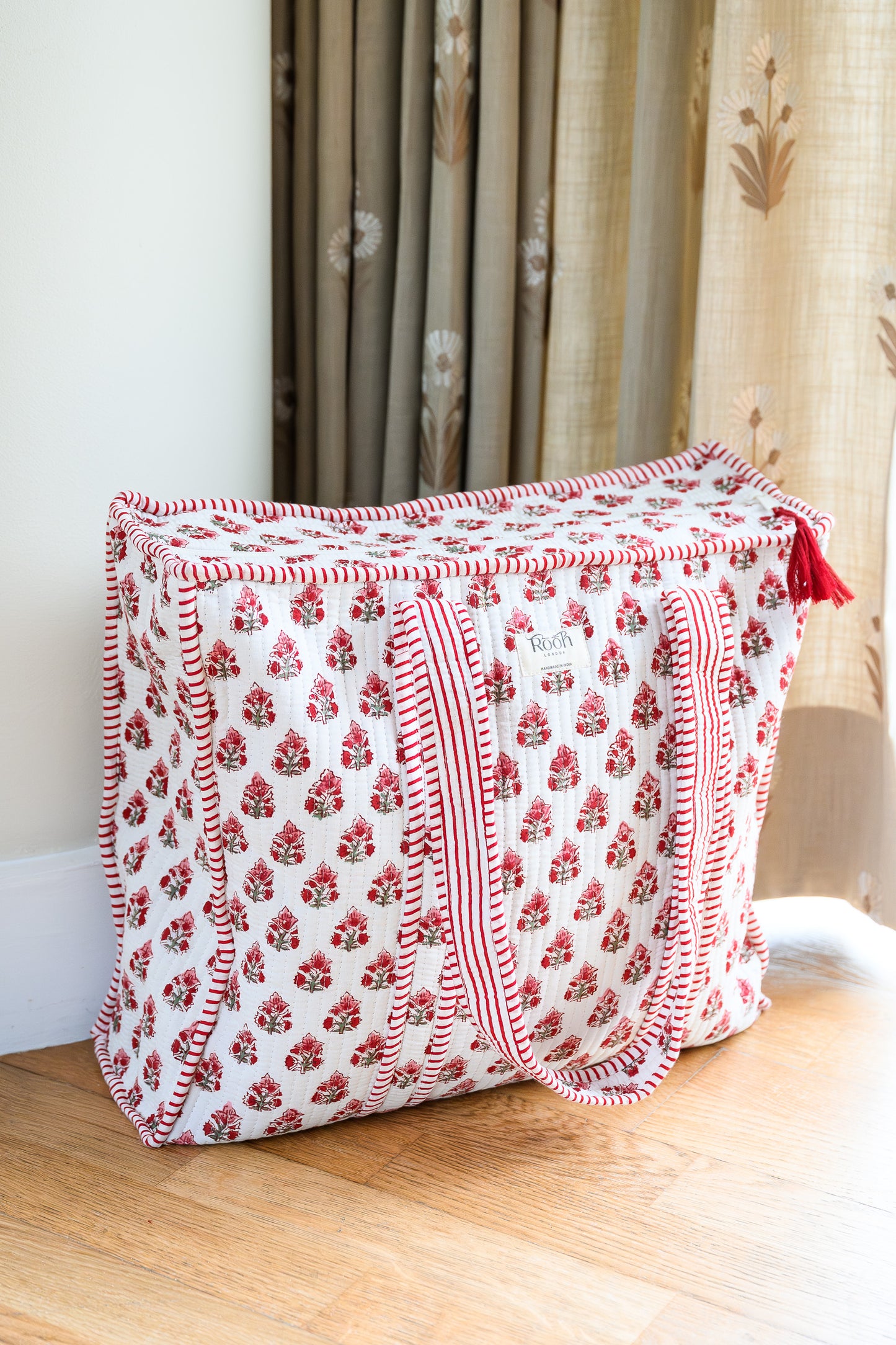 CRIMSON BLOOM QUILTED TOTE BAG