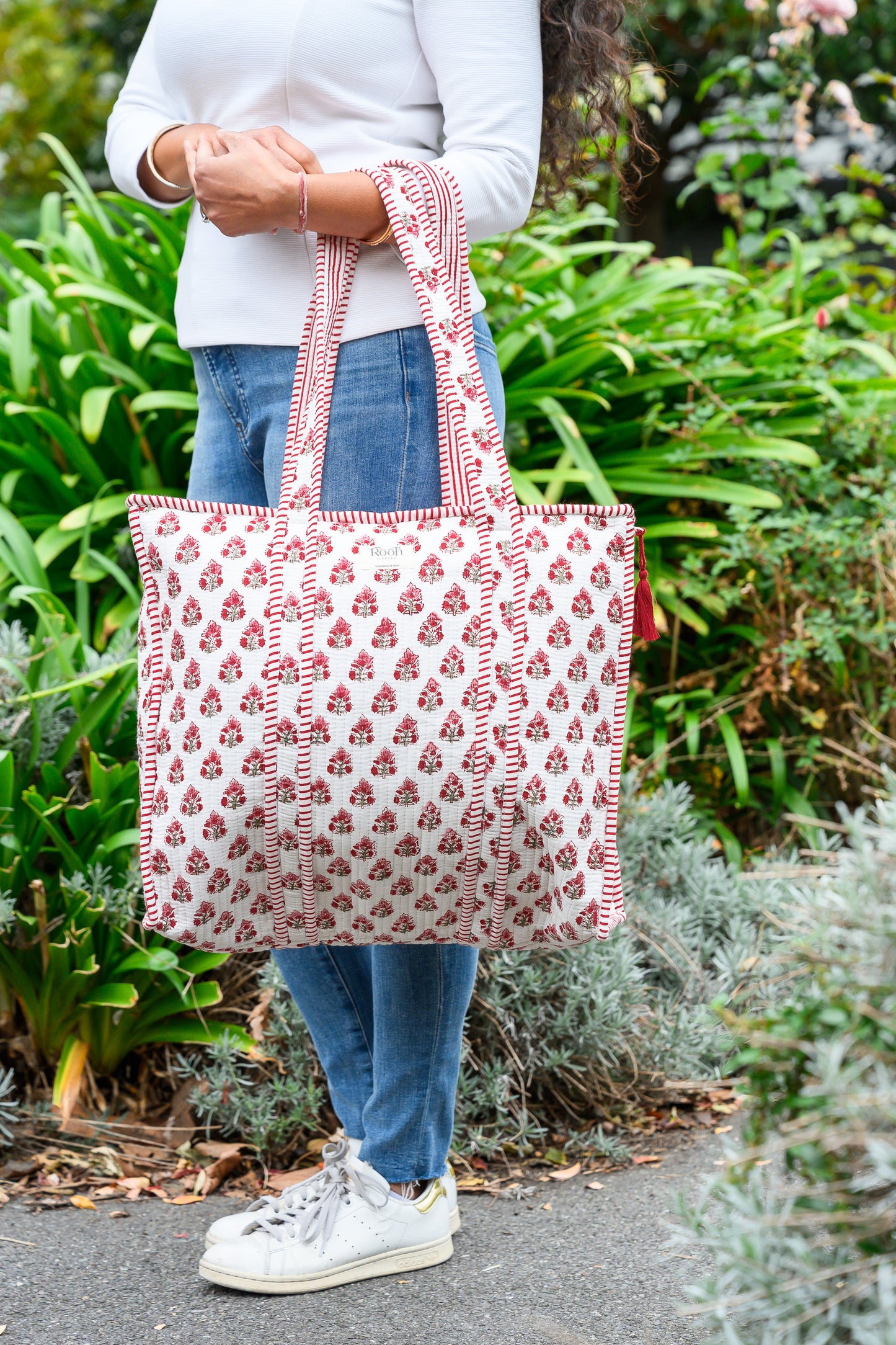 CRIMSON BLOOM QUILTED TOTE BAG