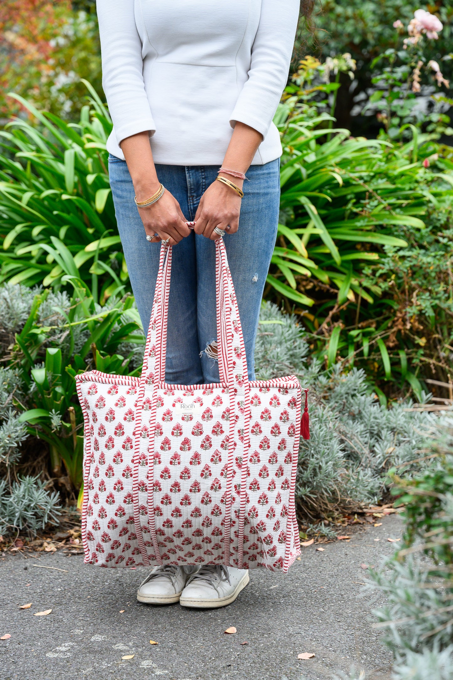 CRIMSON BLOOM QUILTED TOTE BAG