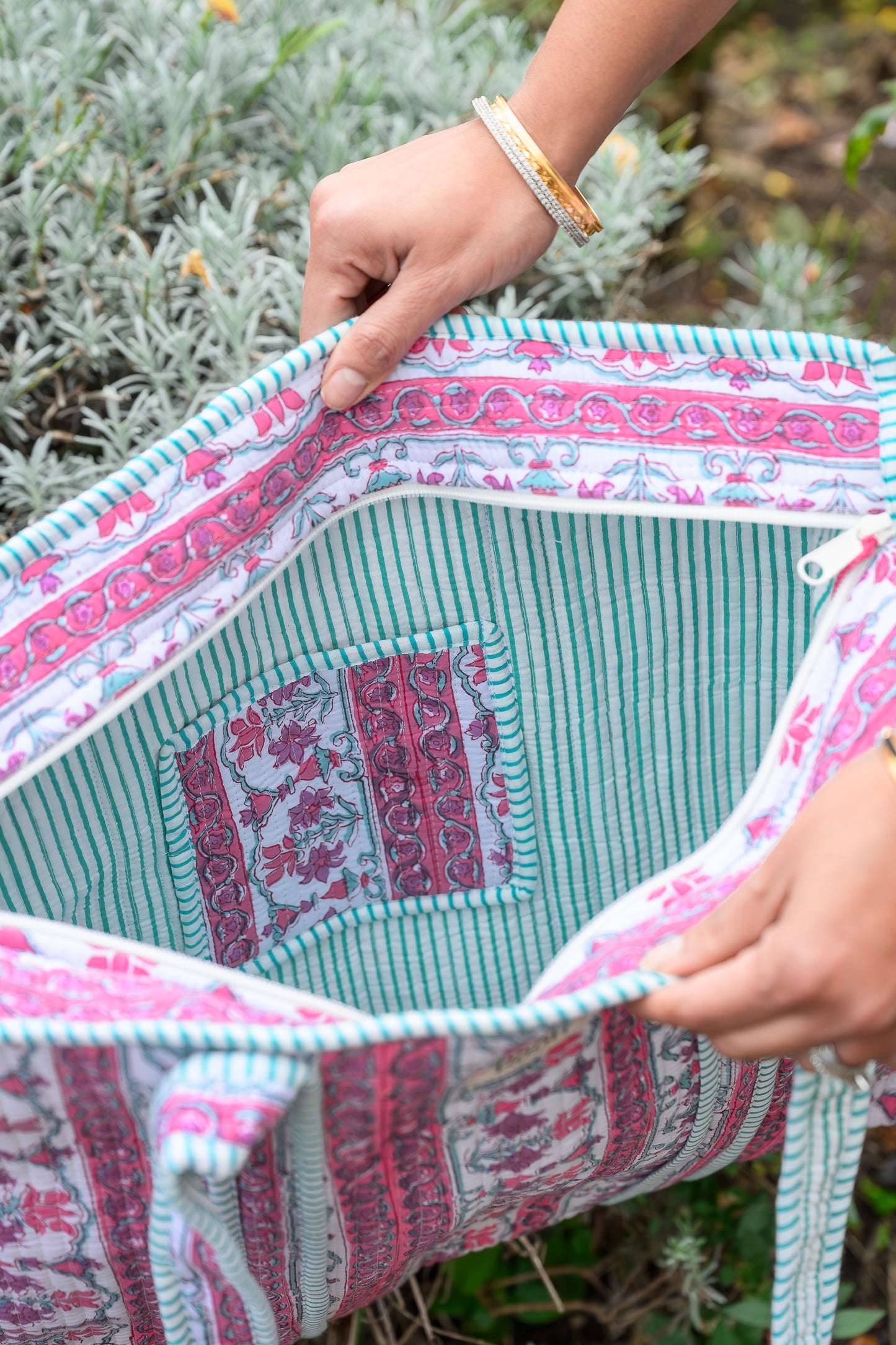 PEONY STRIPE FLORAL QUILTED TOTE BAG
