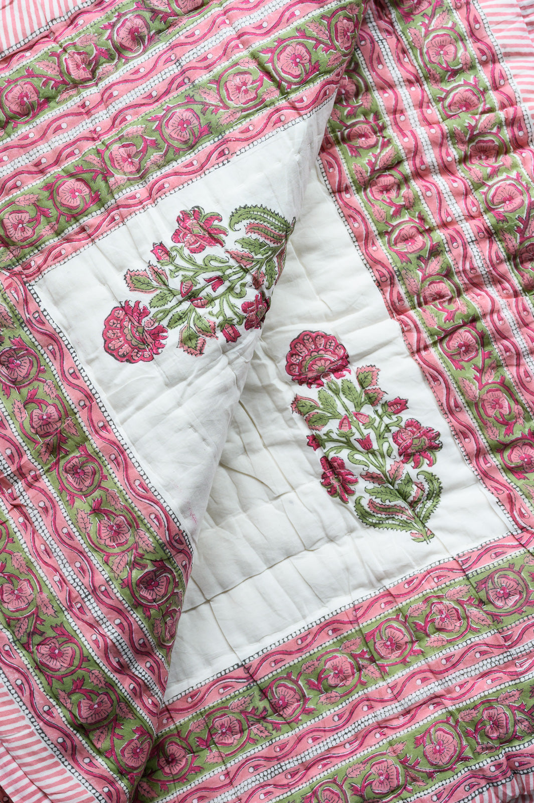 PINK BLOSSOM PIQUE QUILT