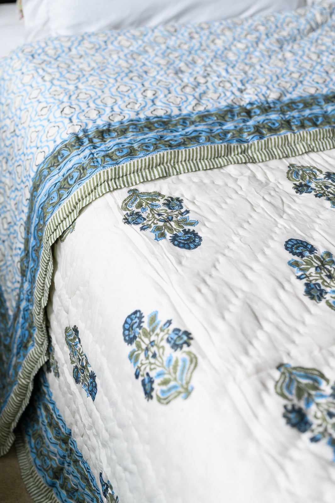 BLUE BLOSSOM PIQUE QUILT