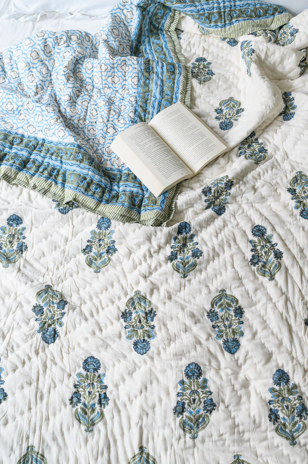 BLUE BLOSSOM PIQUE QUILT